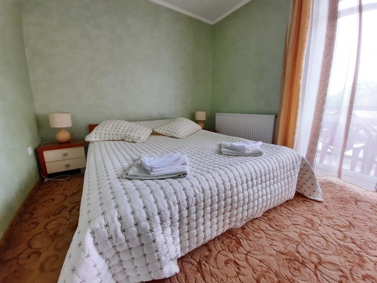 Tsvit Paporoti Yaremche Luaran gambar