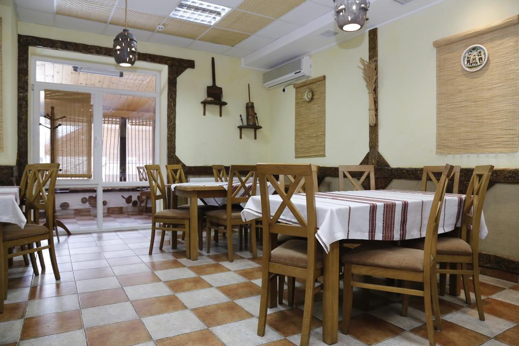 Tsvit Paporoti Yaremche Luaran gambar