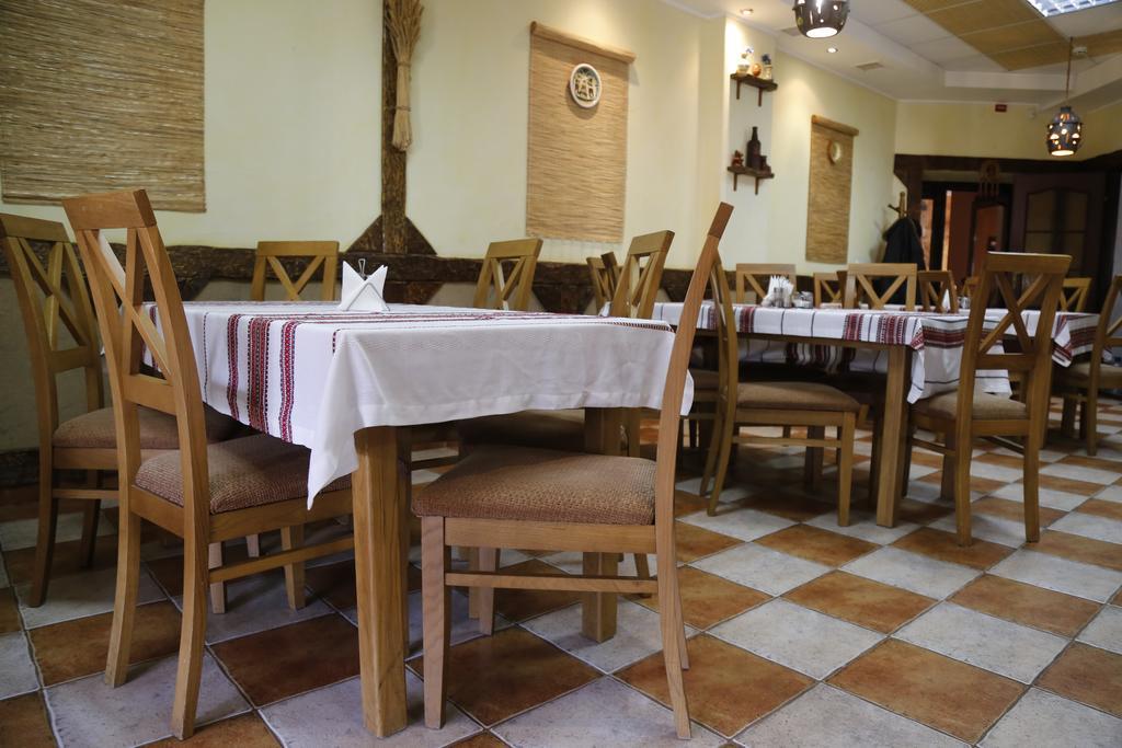 Tsvit Paporoti Yaremche Luaran gambar